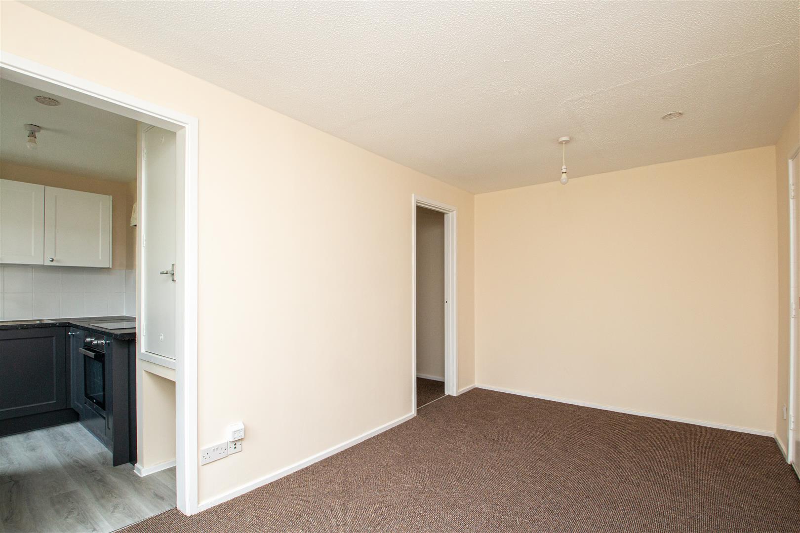 1 bed property in Forest Rise, Milton Keynes